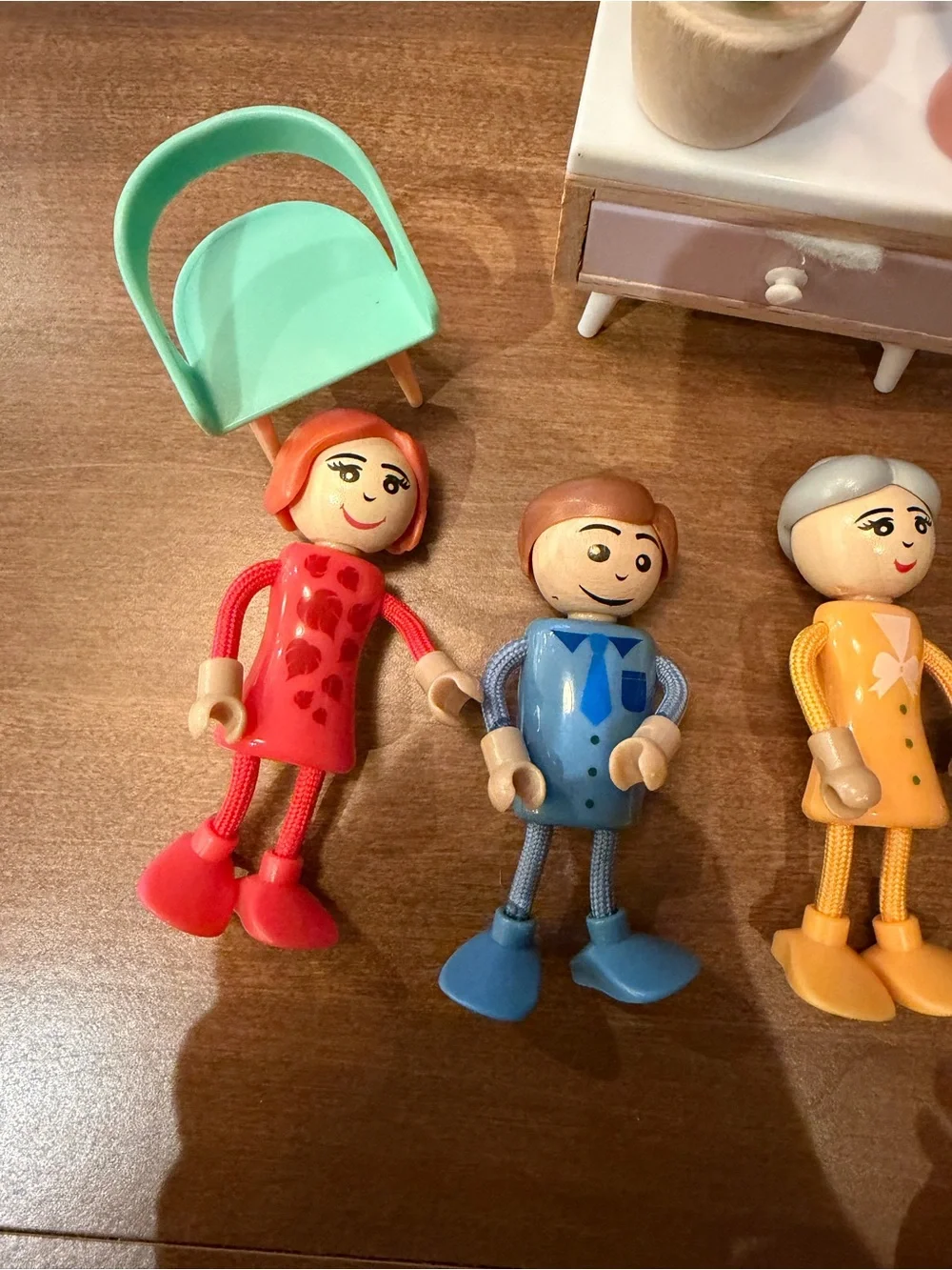Playtive Junior Dolls House Bendable Wooden Face Posable Family (6)